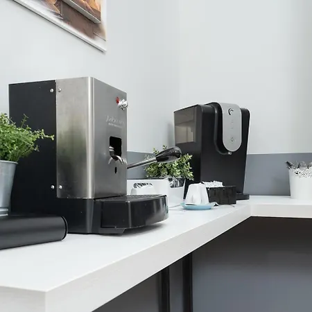 게스트하우스 Piazza Bologna Comfort 4*